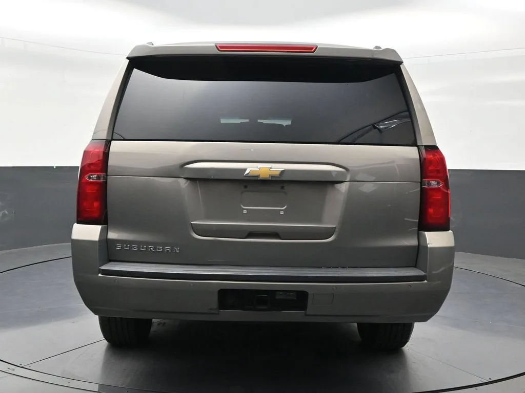 2019 Chevrolet Suburban LS photo 4