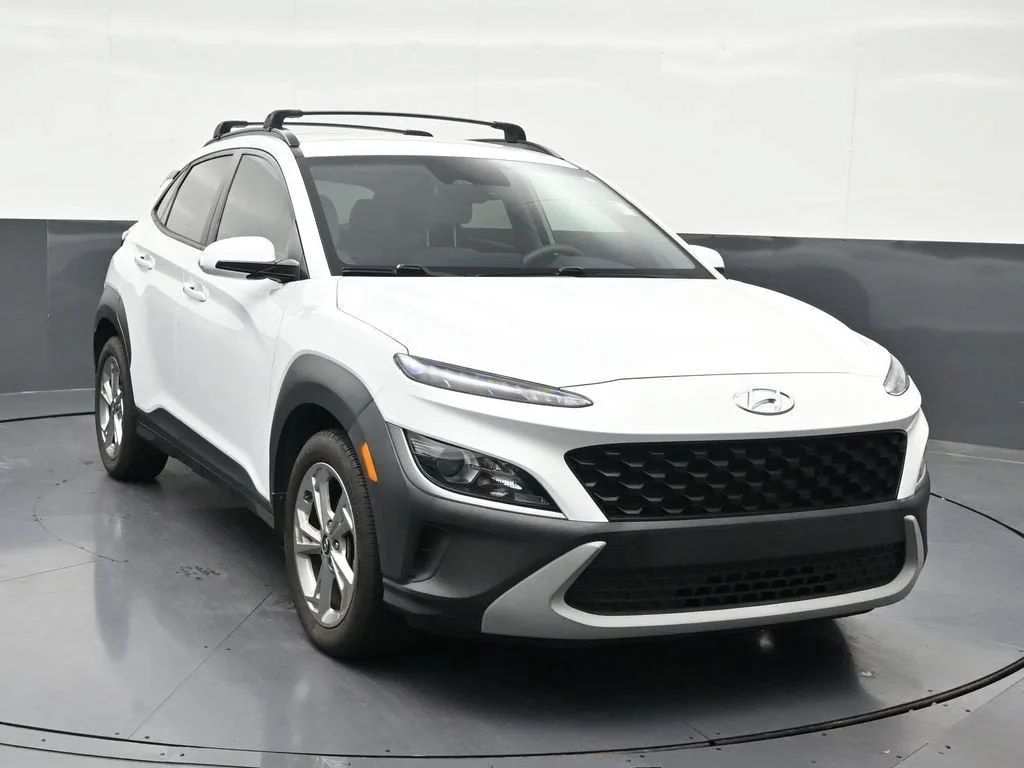 2022 Hyundai Kona SEL photo 8