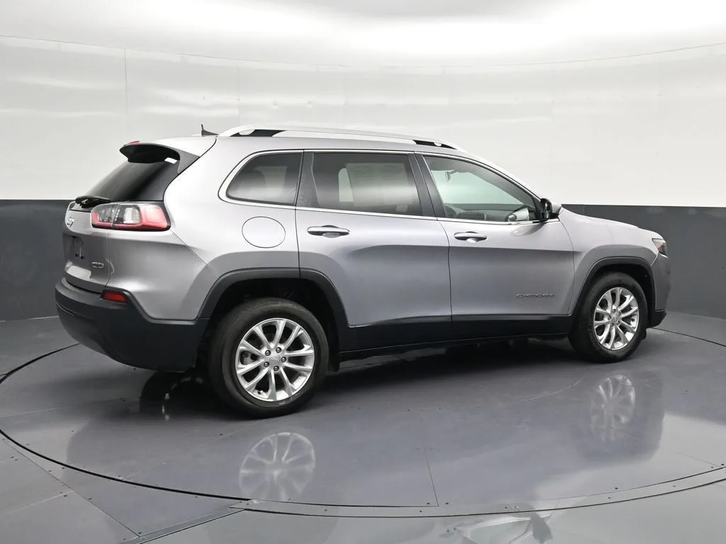 2019 Jeep Cherokee Latitude photo 3
