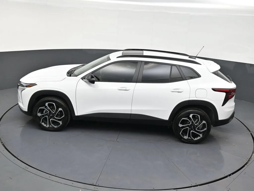 2025 Chevrolet Trax ACTIV photo 10