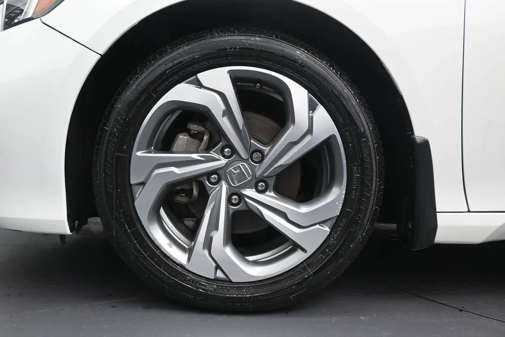 2020 Honda Accord EX photo 9