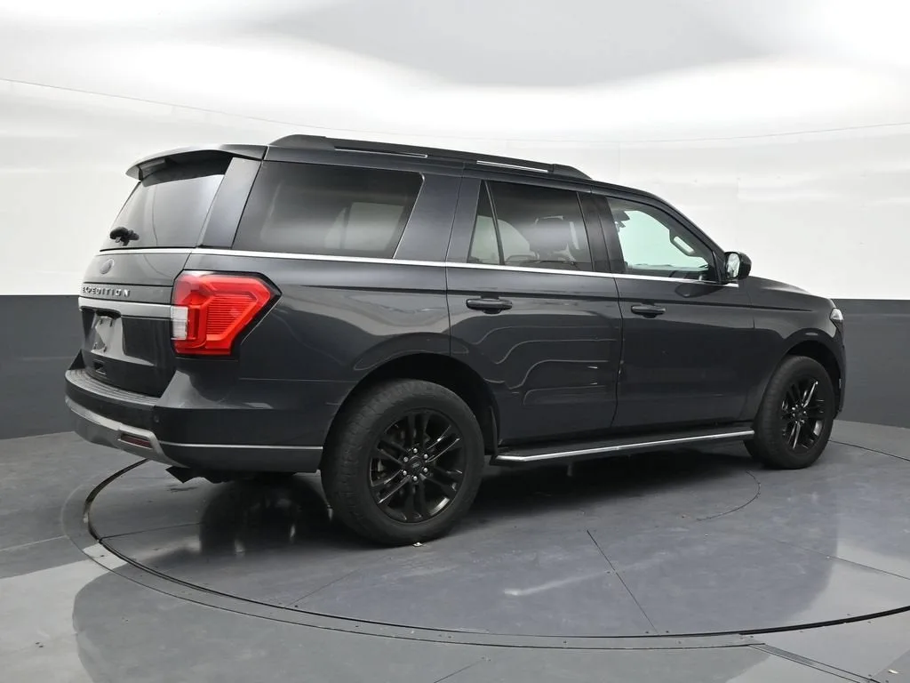 2023 Ford Expedition XLT photo 5