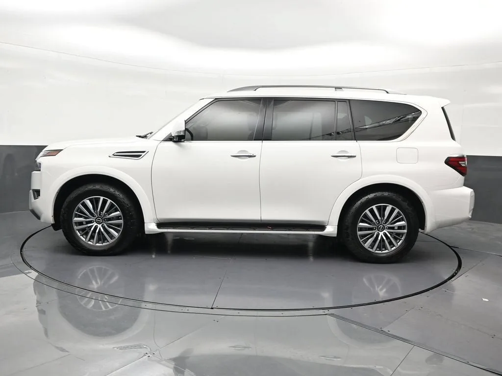 2023 Nissan Armada SL 4WD photo 2