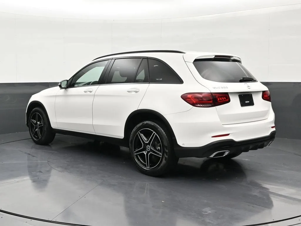 2021 Mercedes-Benz GLC 300 SUV photo 3