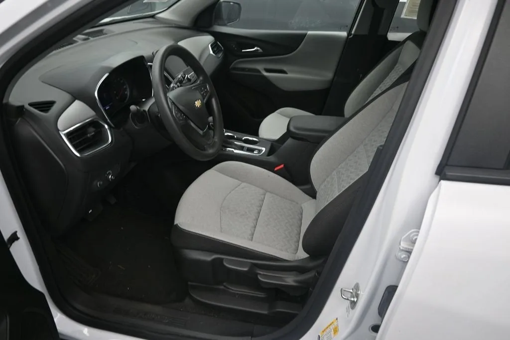 2024 Chevrolet Equinox LS photo 10