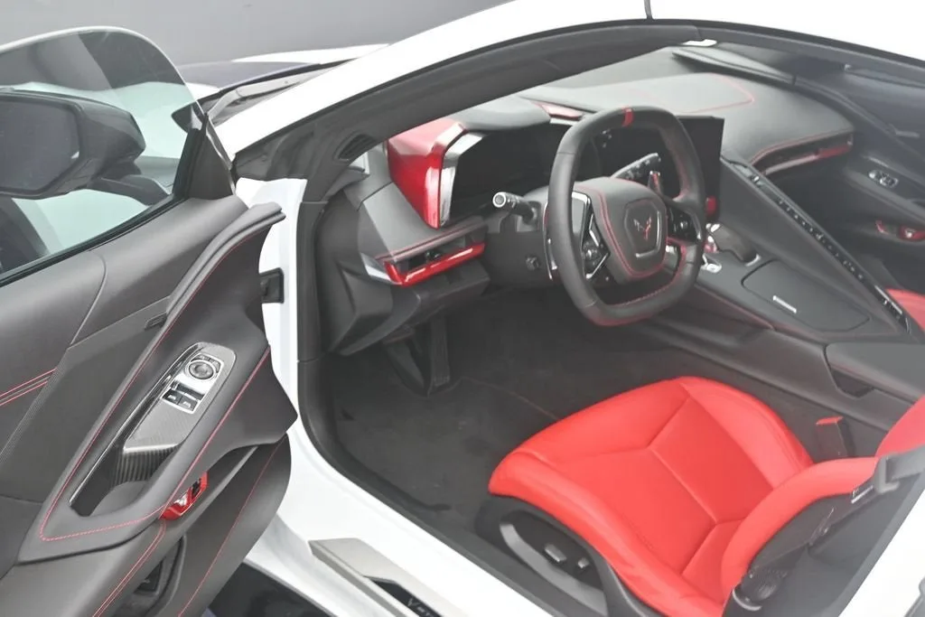2025 Chevrolet Corvette Stingray 1LT photo 10