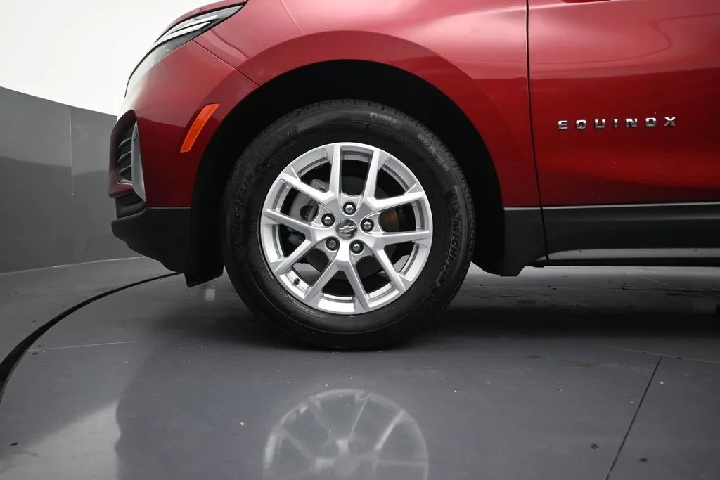 2024 Chevrolet Equinox LT photo 10