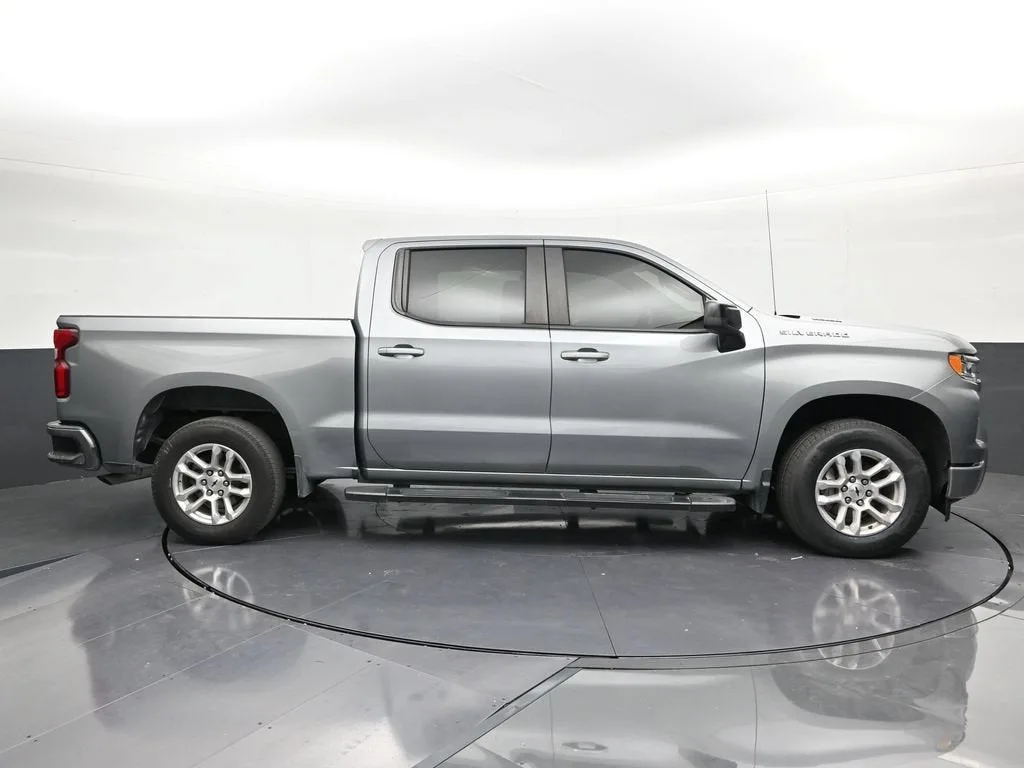 2023 Chevrolet Silverado 1500 RST photo 6