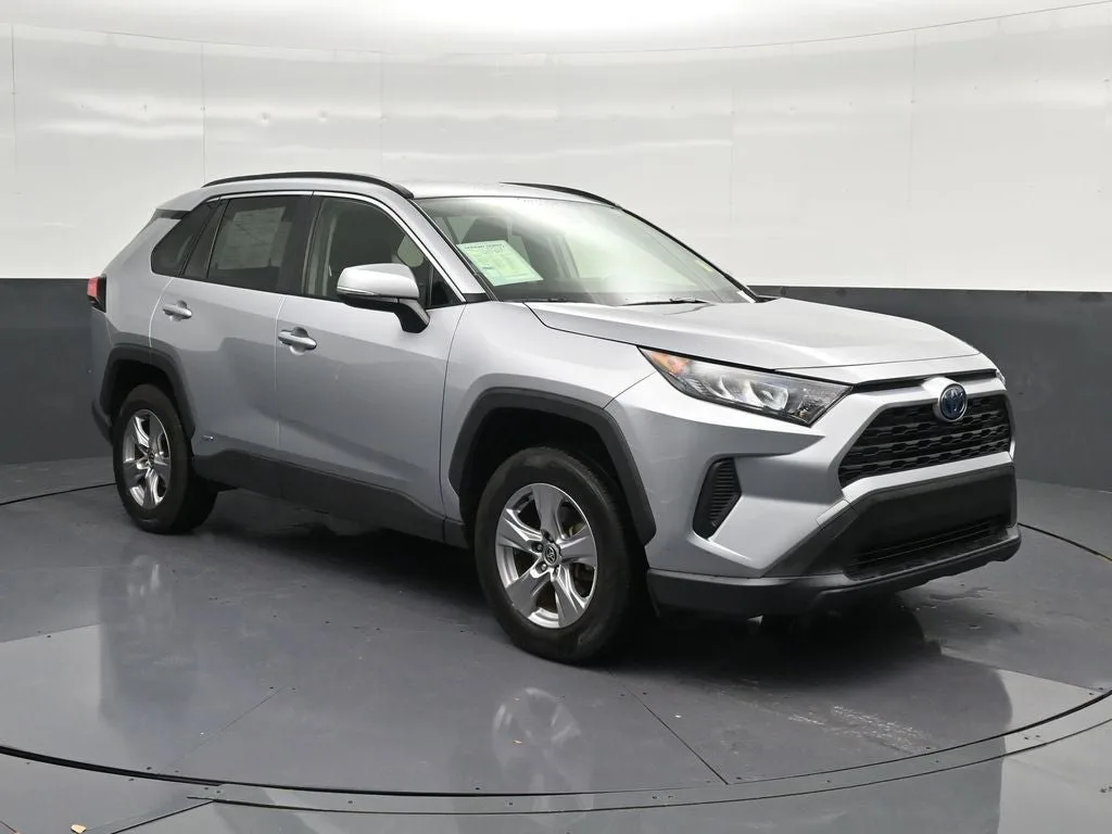 2022 Toyota RAV4 Hybrid LE photo 5