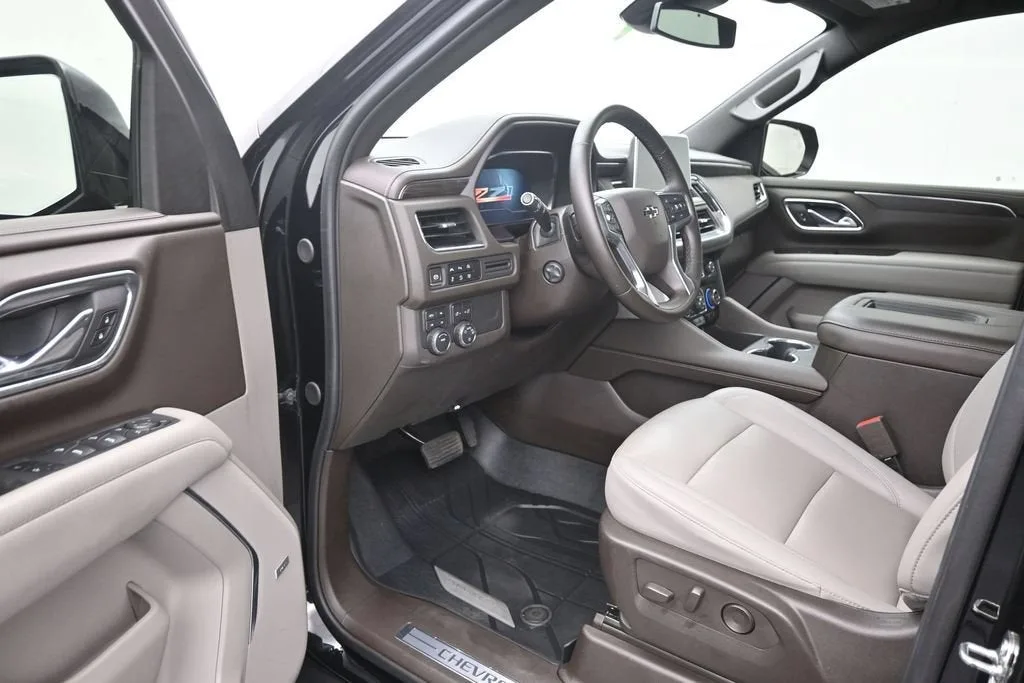 2023 Chevrolet Suburban Z71 photo 11