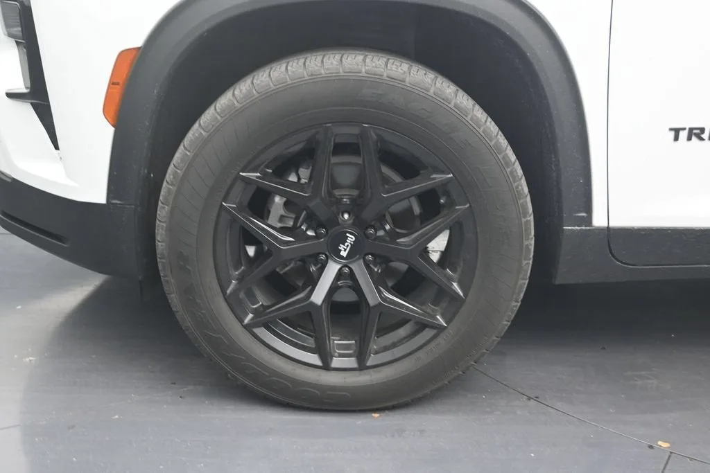 2024 Chevrolet Traverse LT photo 9