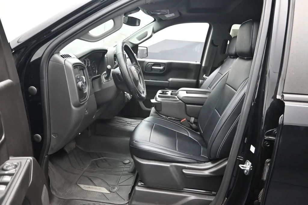 2022 Chevrolet Silverado 1500 LTD Custom photo 10