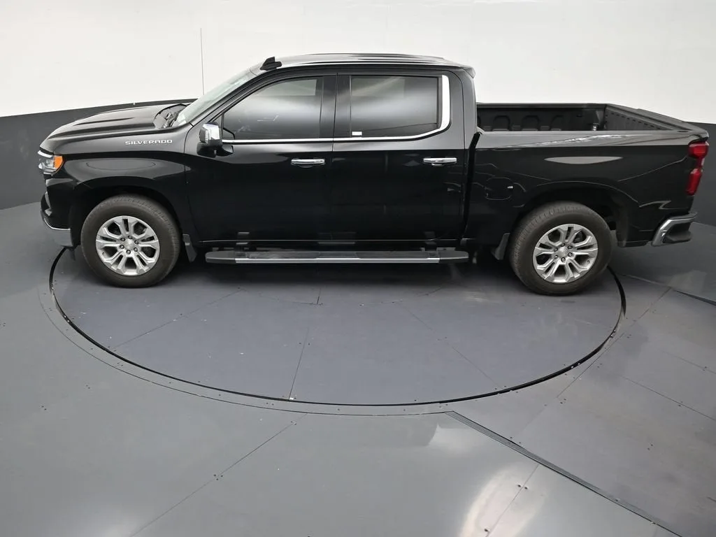 2024 Chevrolet Silverado 1500 LTZ photo 12