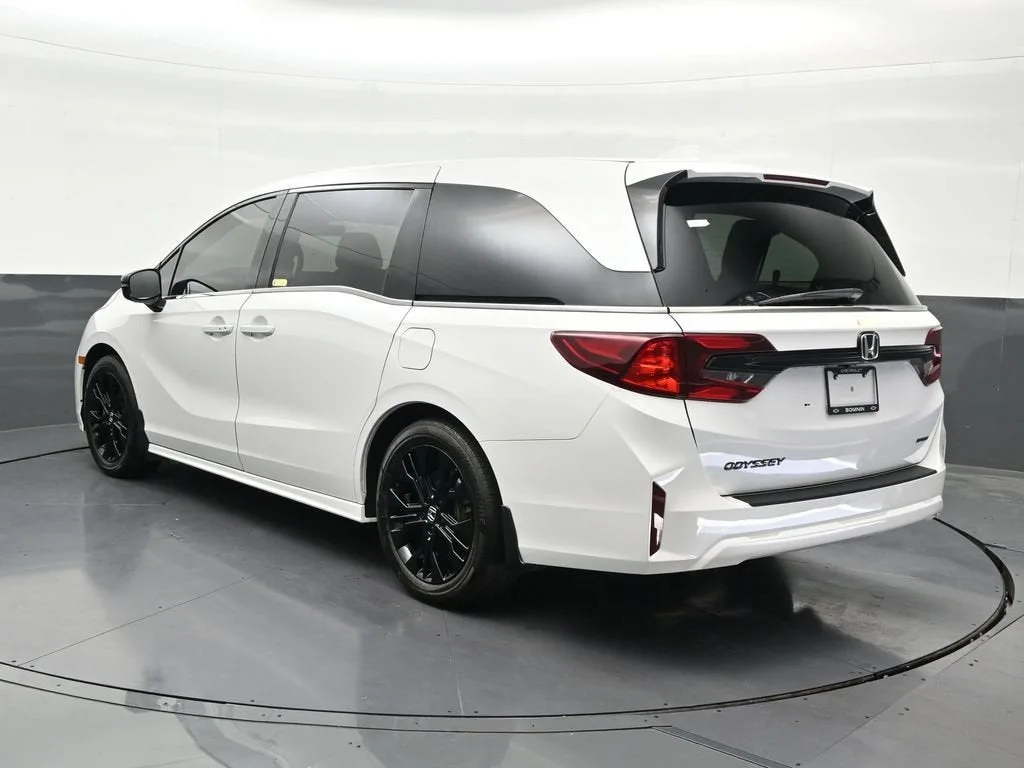 2026 Honda Odyssey Sport-L photo 3