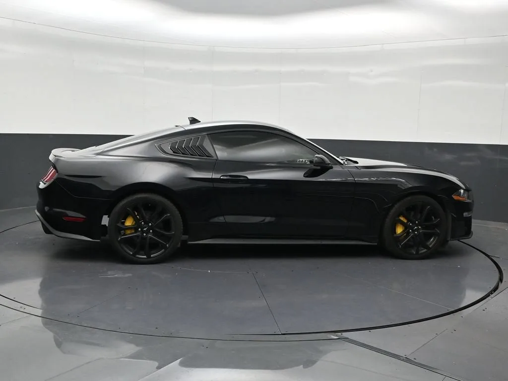 2022 Ford Mustang EcoBoost Premium Fastback photo 7