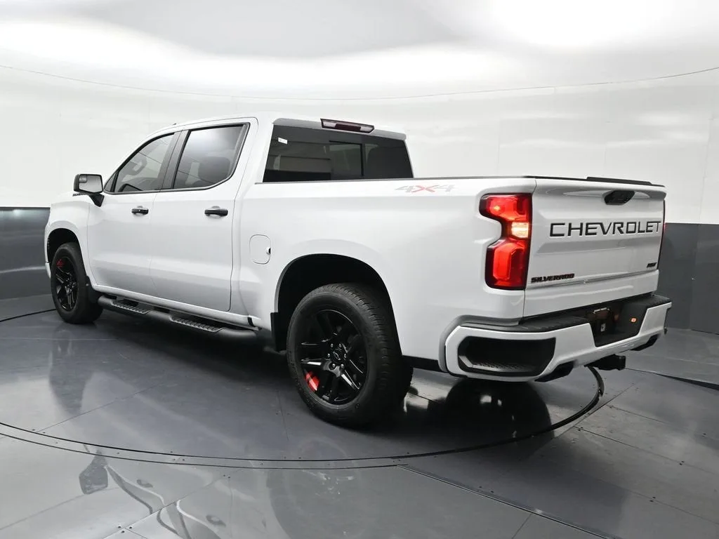 2023 Chevrolet Silverado 1500 RST photo 3
