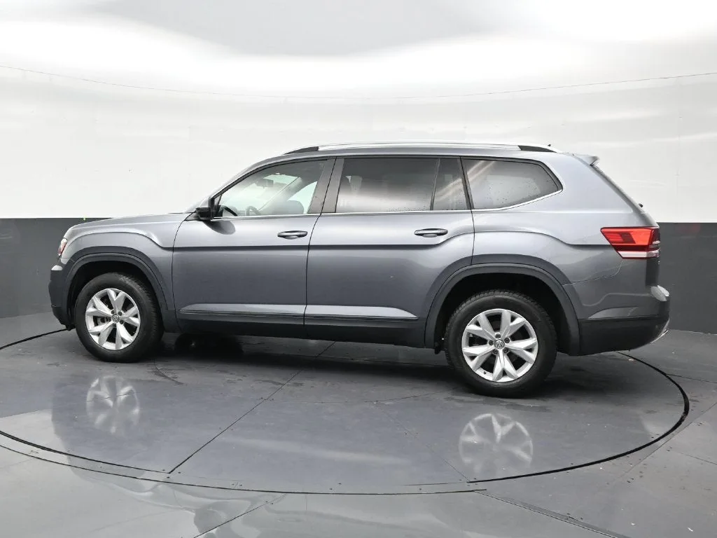 2018 Volkswagen Atlas 2.0T SE photo 2