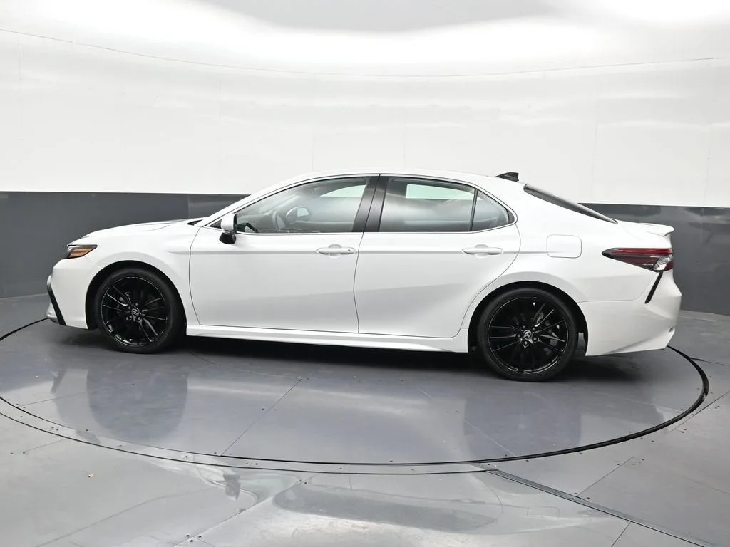 2023 Toyota Camry XSE photo 2