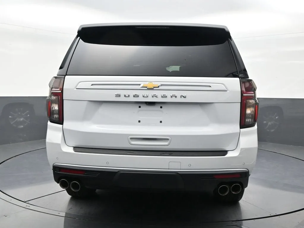 2024 Chevrolet Suburban High Country photo 4