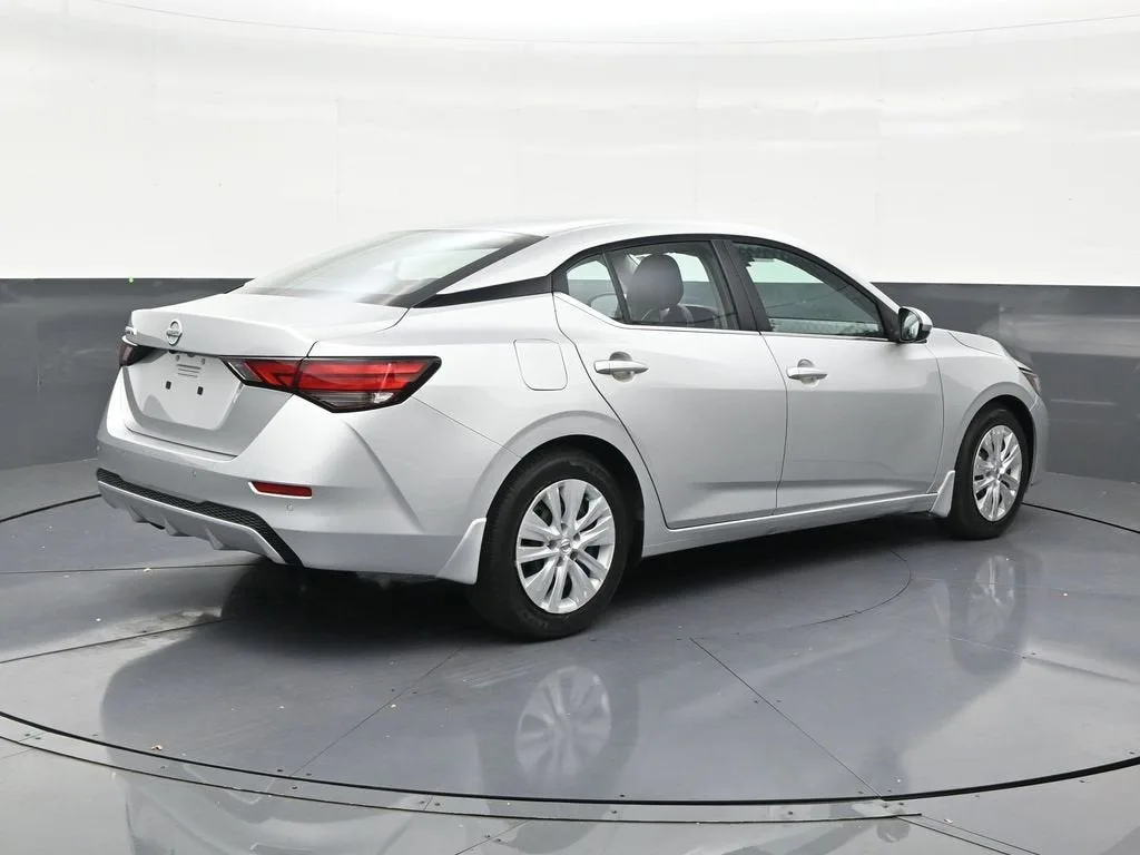 2023 Nissan Sentra S Xtronic CVT photo 5