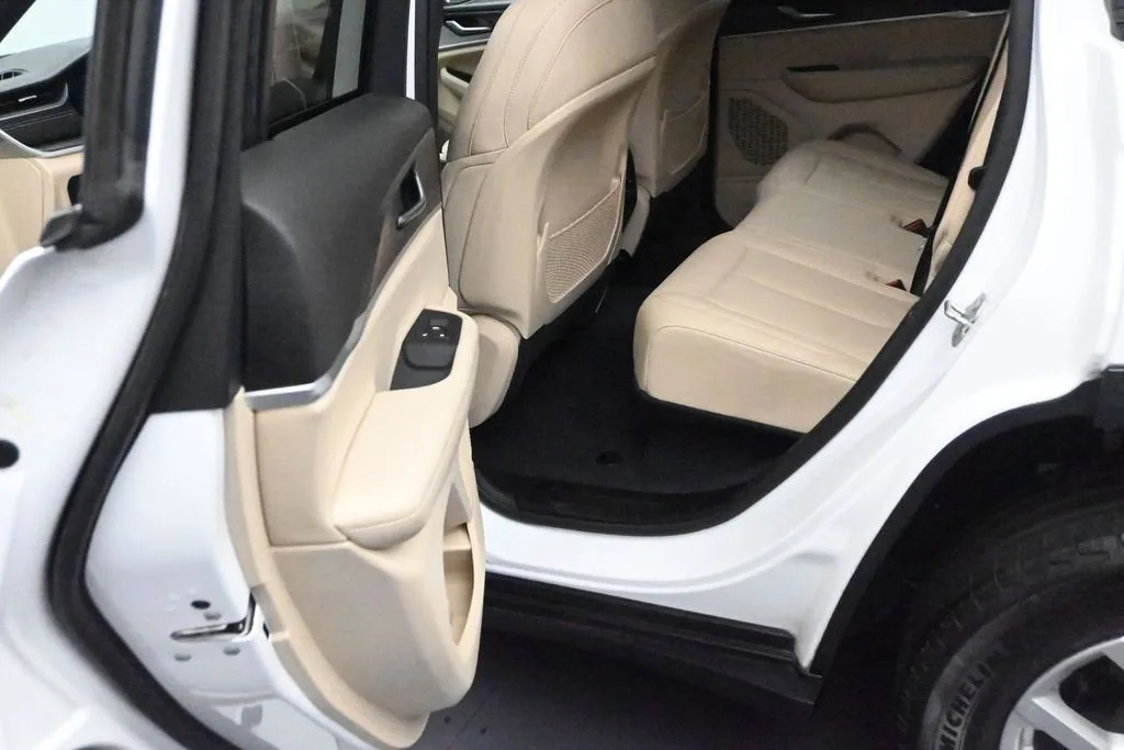 2023 Jeep Grand Cherokee Limited 4x4 photo 12