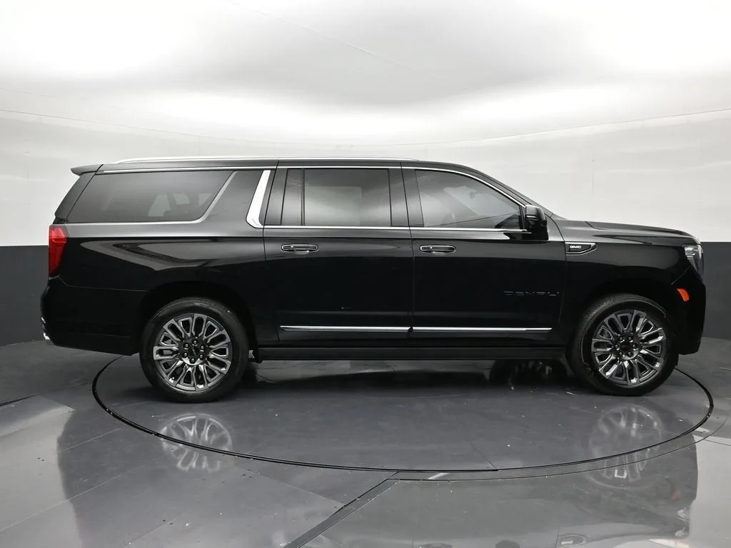 2023 GMC Yukon XL Denali Ultimate photo 6