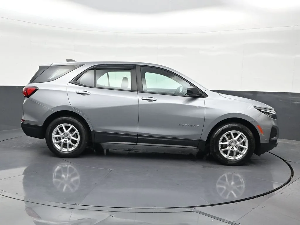 2024 Chevrolet Equinox LS photo 7