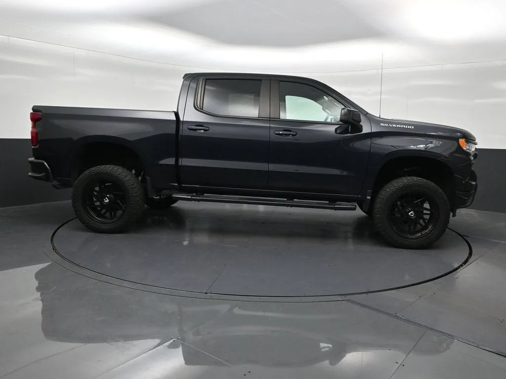2024 Chevrolet Silverado 1500 RST photo 7