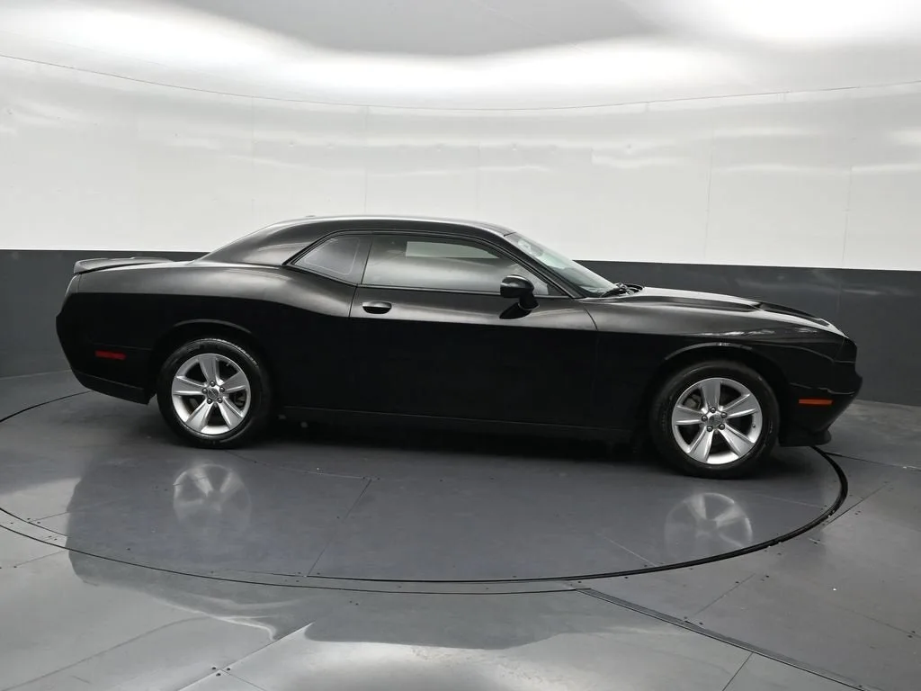 2023 Dodge Challenger SXT photo 7