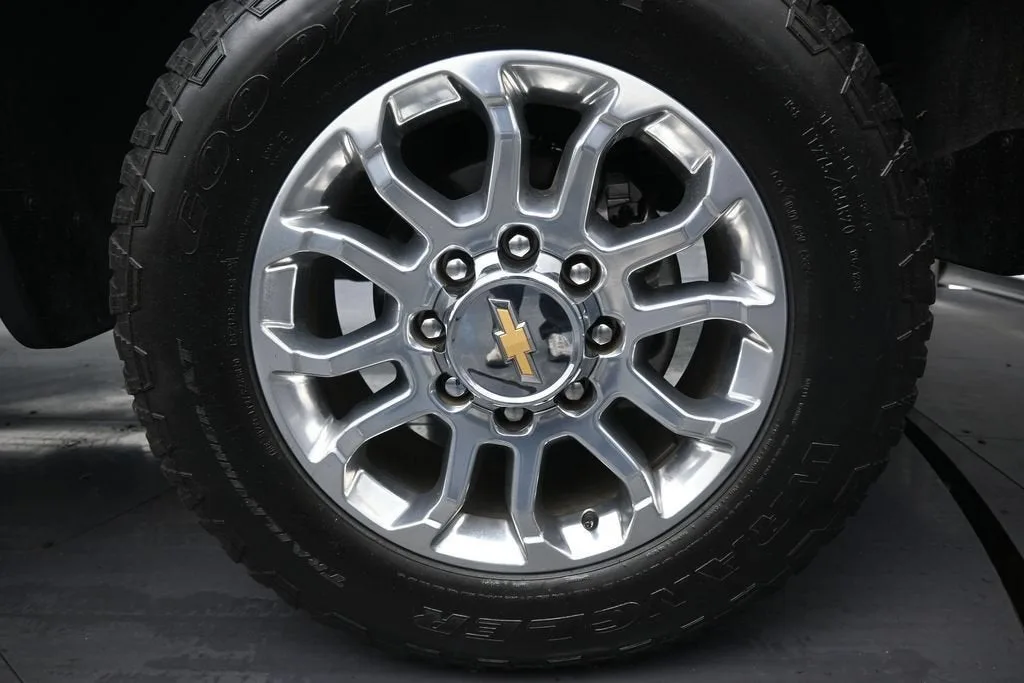 2025 Chevrolet Silverado 2500 HD LTZ photo 10