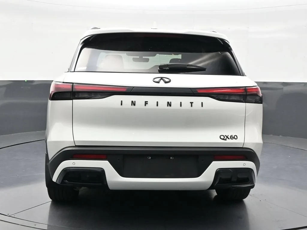 2025 INFINITI QX60 LUXE photo 4