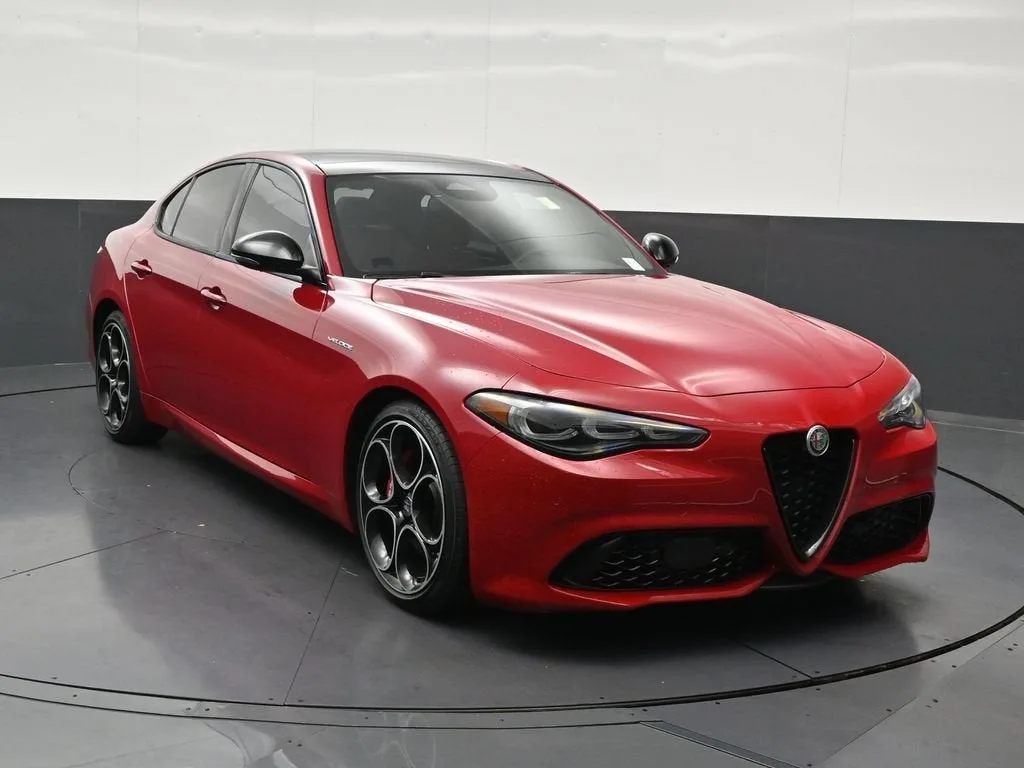 2025 Alfa Romeo Giulia RWD photo 8
