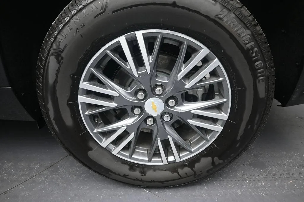 2026 Chevrolet Traverse LT photo 10