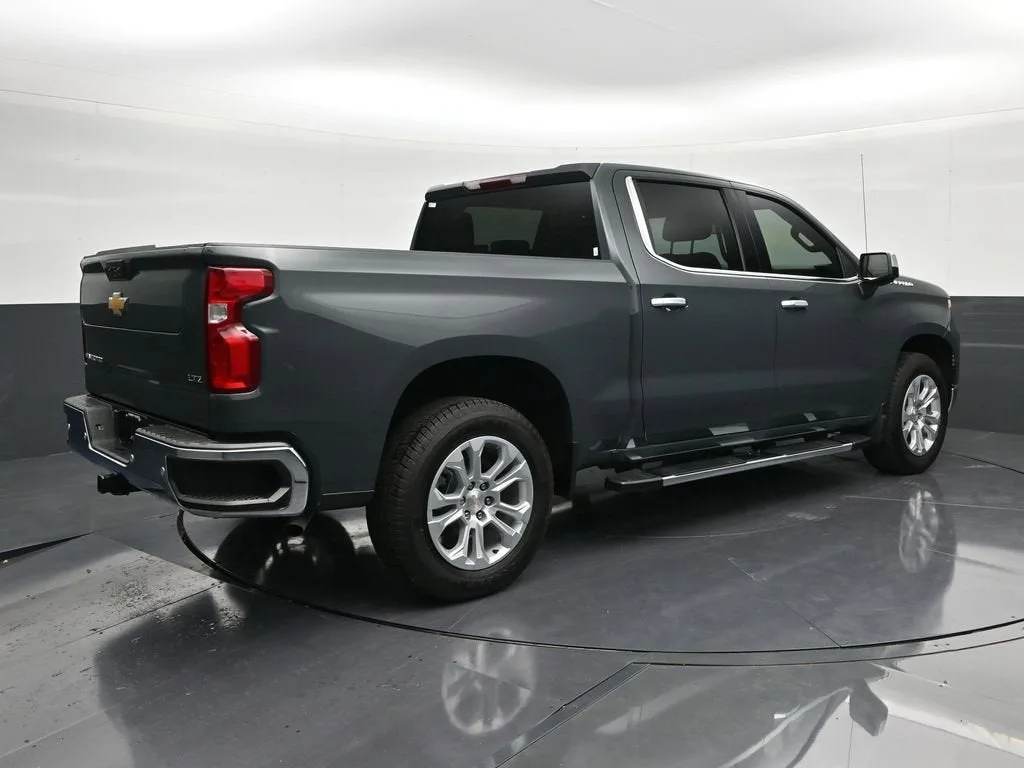 2026 Chevrolet Silverado 1500 LTZ photo 5