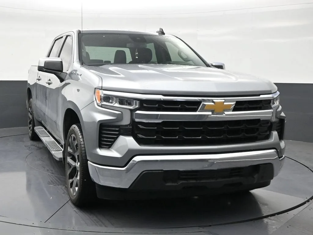2024 Chevrolet Silverado 1500 LT photo 7