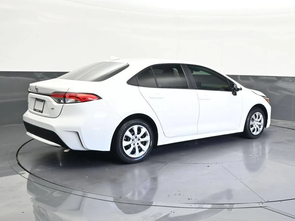 2021 Toyota Corolla LE photo 5