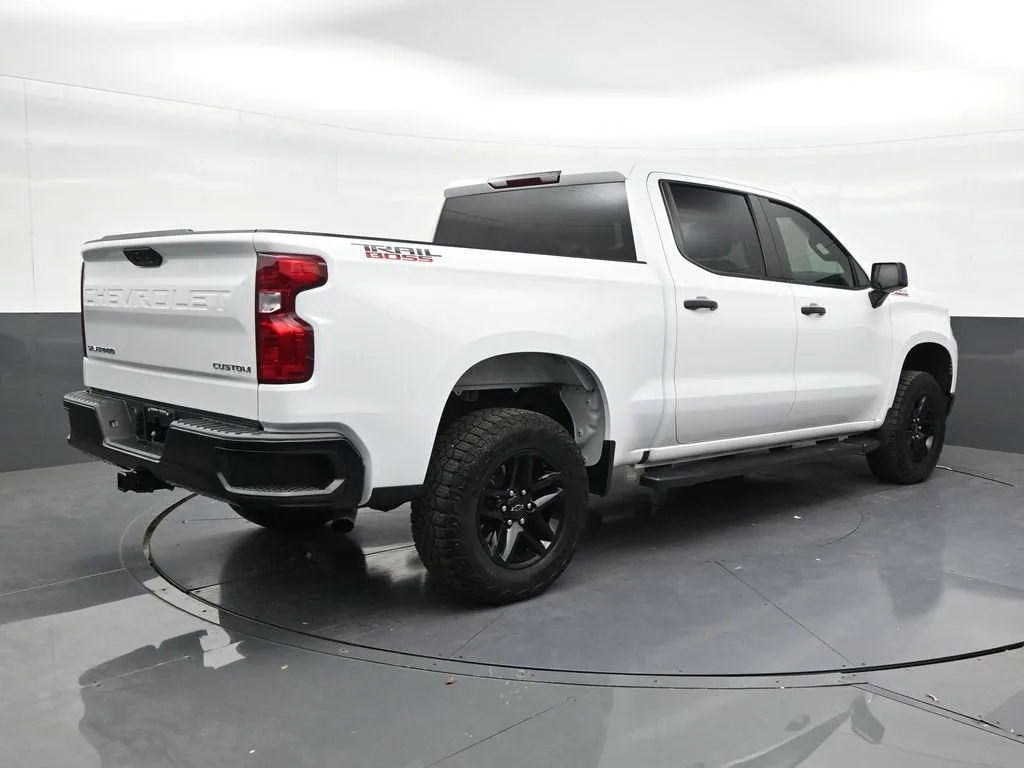 2024 Chevrolet Silverado 1500 Custom Trail Boss photo 5