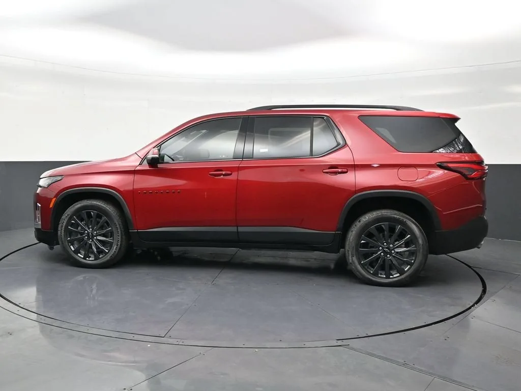 2023 Chevrolet Traverse RS photo 2