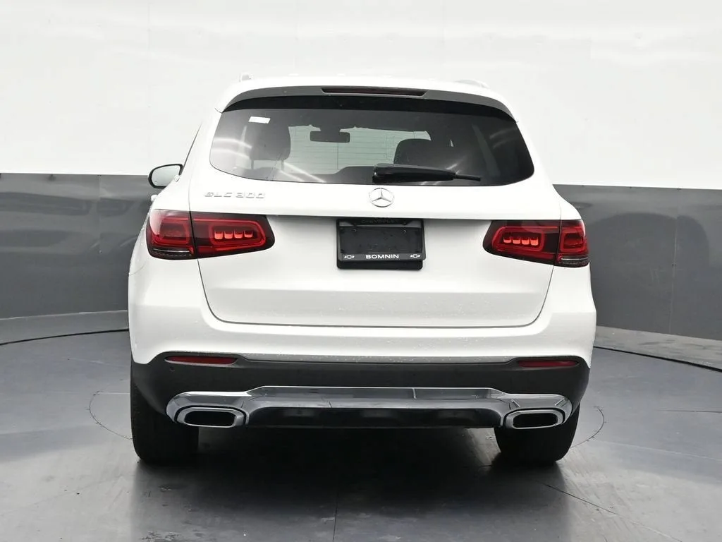 2021 Mercedes-Benz GLC 300 SUV photo 4