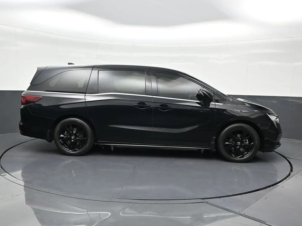 2024 Honda Odyssey Sport photo 6