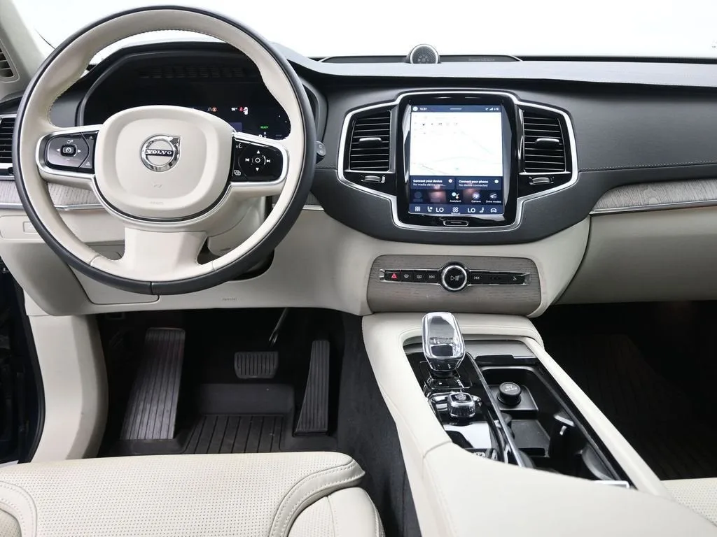 2025 Volvo XC90 Plug-In Hybrid T8 Ultra 6-Seater photo 12