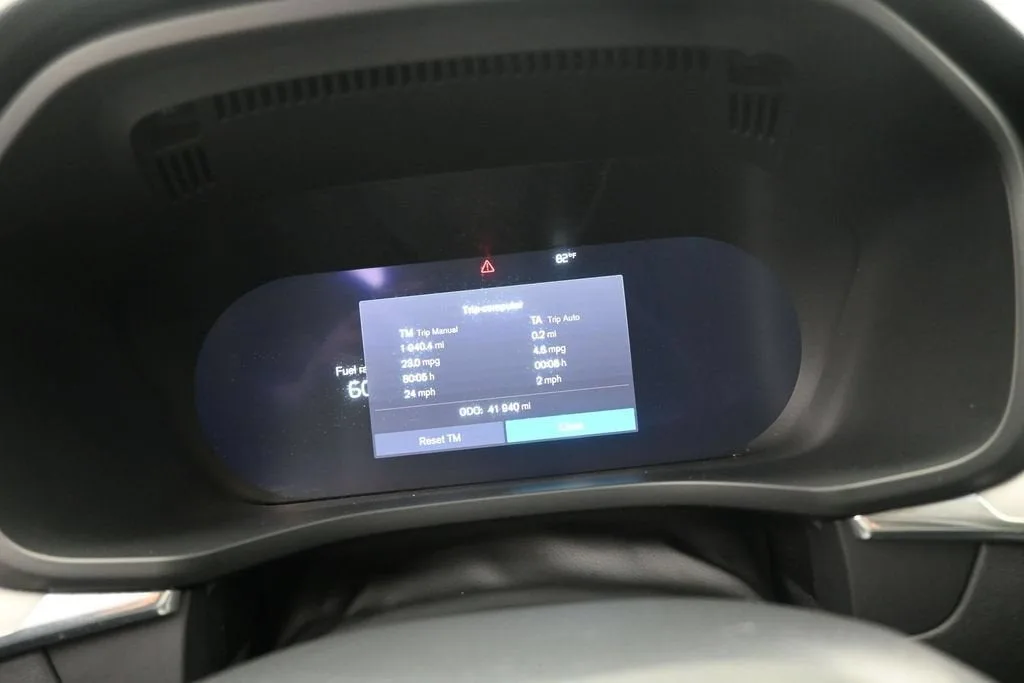 2024 Volvo XC60 B5 Core Dark Theme photo 12