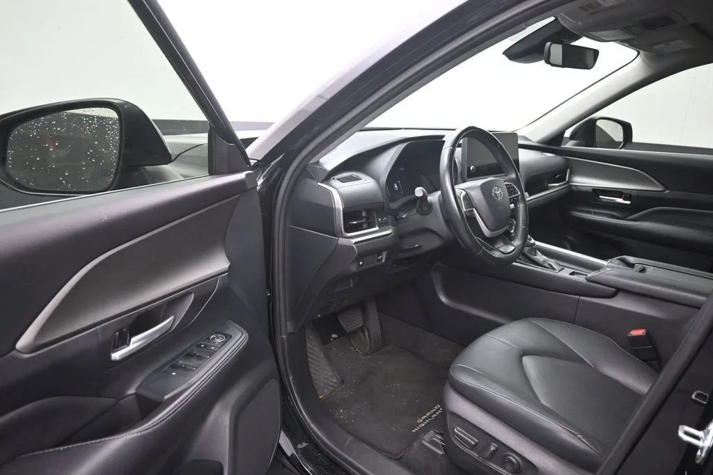 2024 Toyota Grand Highlander XLE photo 11