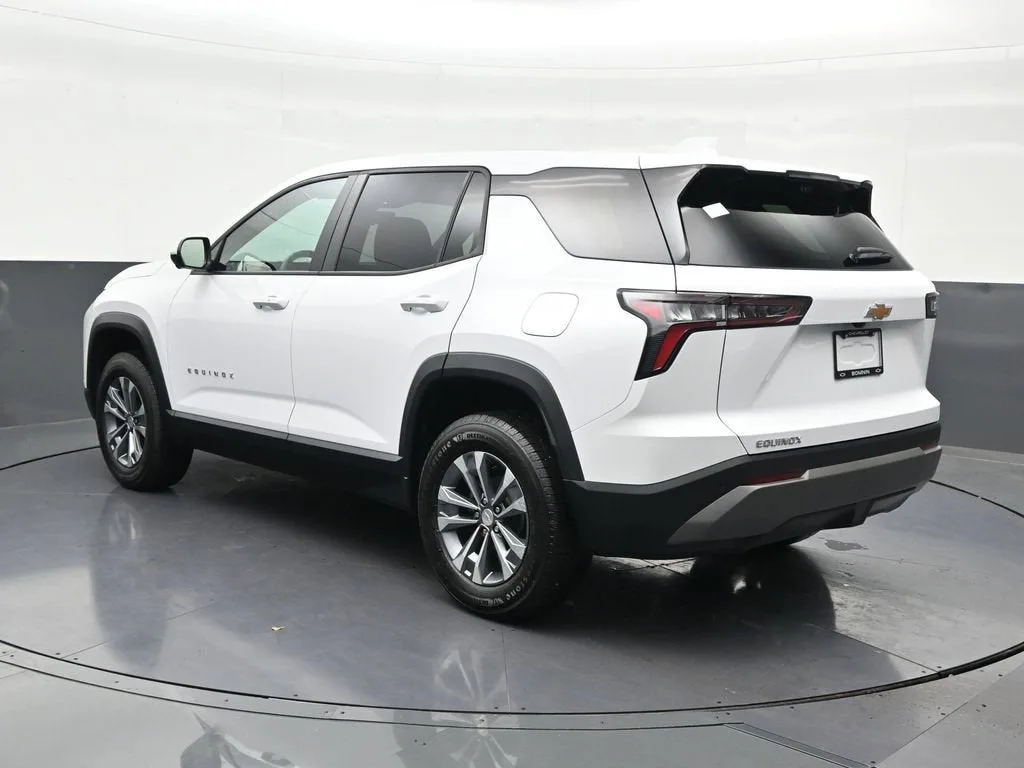 2026 Chevrolet Equinox LT photo 3