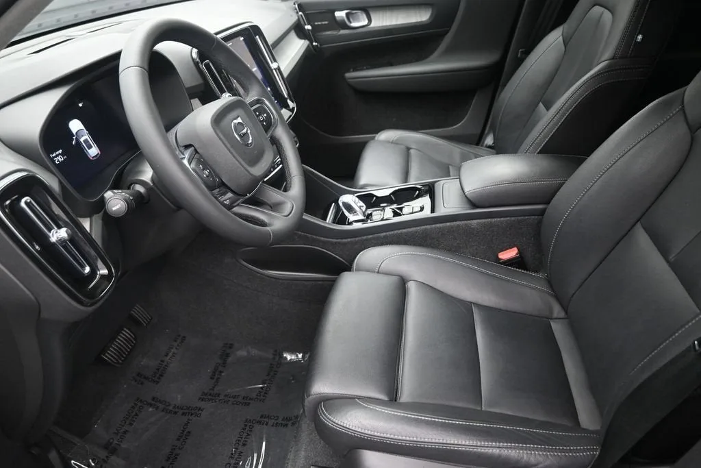 2024 Volvo XC40 B5 Plus Bright Theme photo 12