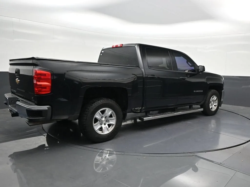 2017 Chevrolet Silverado 1500 LT photo 5