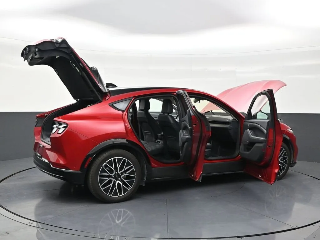 2024 Ford Mustang Mach-E Premium photo 27