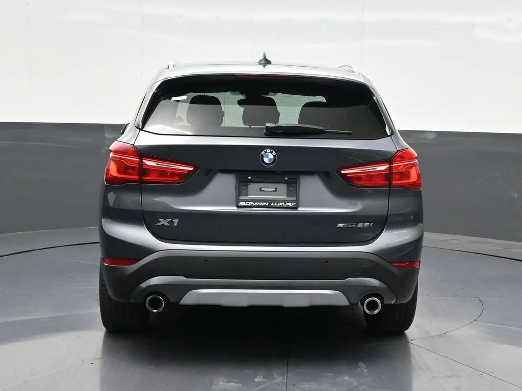 2021 BMW X1 sDrive28i photo 4