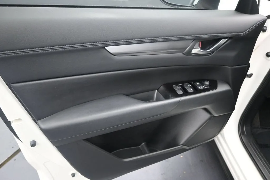 2024 Mazda CX-5 2.5 S Preferred photo 11