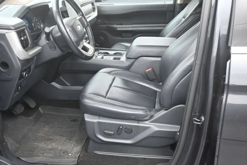 2023 Ford Expedition XLT photo 10
